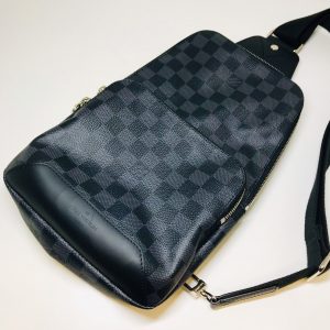 ルイヴィトン ダミエ・グラフィット アヴェニュー・スリングバッグ